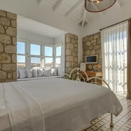 Casa Bella +12
