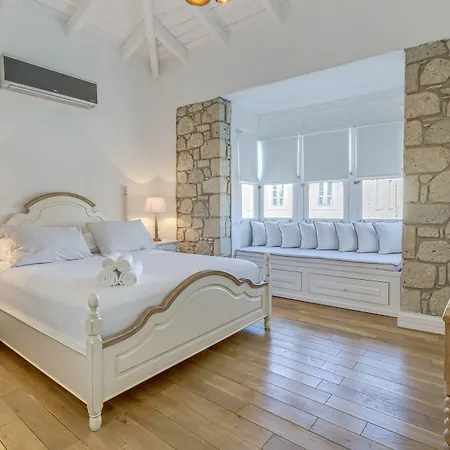 Casa Bella +12 Szálloda 2*