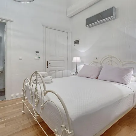 Casa Bella +12 Hotel 2*