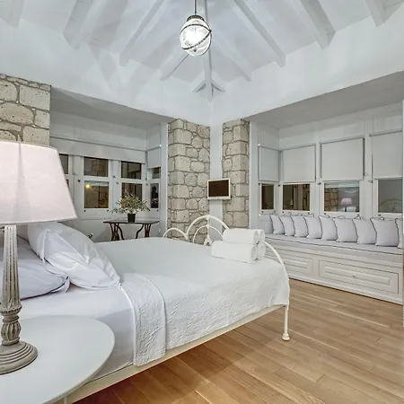 Casa Bella +12 2* Alacati