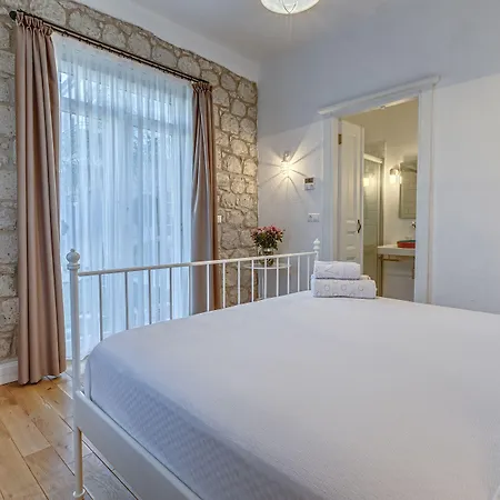 Casa Bella +12 Szálloda 2*