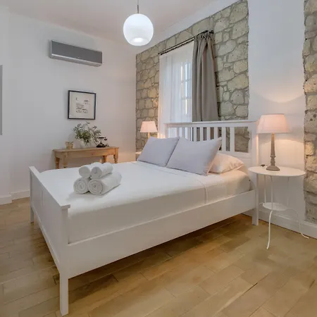 Casa Bella +12 Szálloda