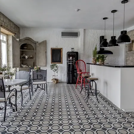 Casa Bella +12 Szálloda 2*