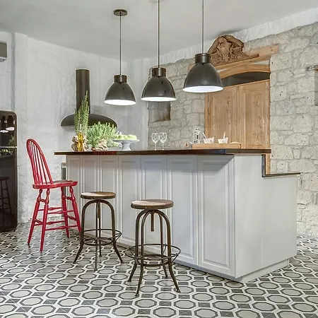 Casa Bella +12