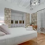 Casa Bella +12 מלון 2*