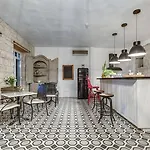 Casa Bella +12 אלאקאטי