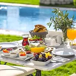 Casa Bella +12 מלון אלאקאטי