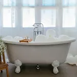 Casa Bella +12 מלון
