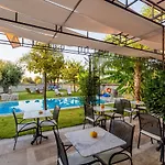 Casa Bella +12