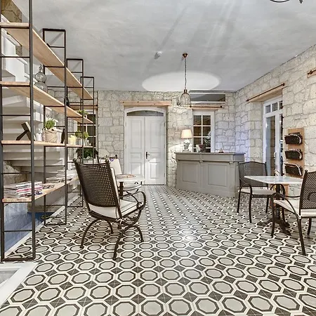 Casa Bella +12